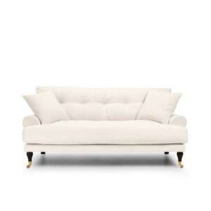 Blanca True White is a linen sofa in classic Howard style from MELIMELI