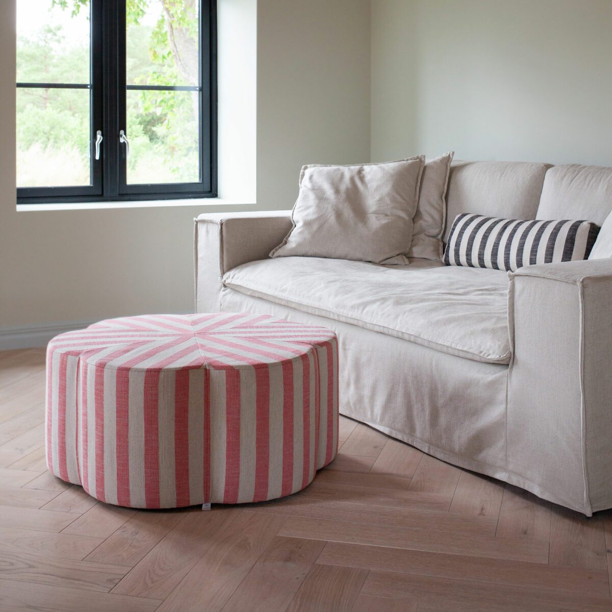 Luca Grande 2-Seat Sofa Stripe Coral